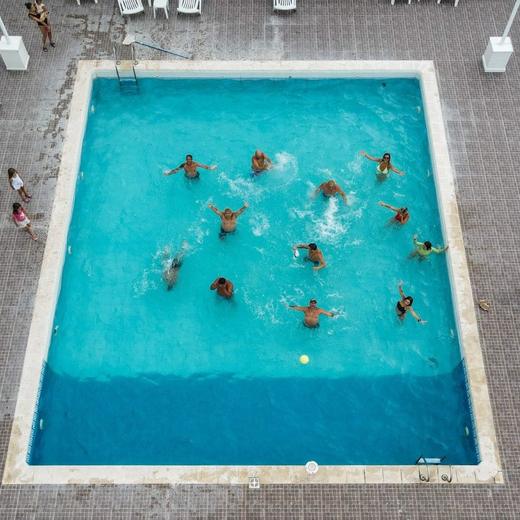 Piscina vista desde lo alto
